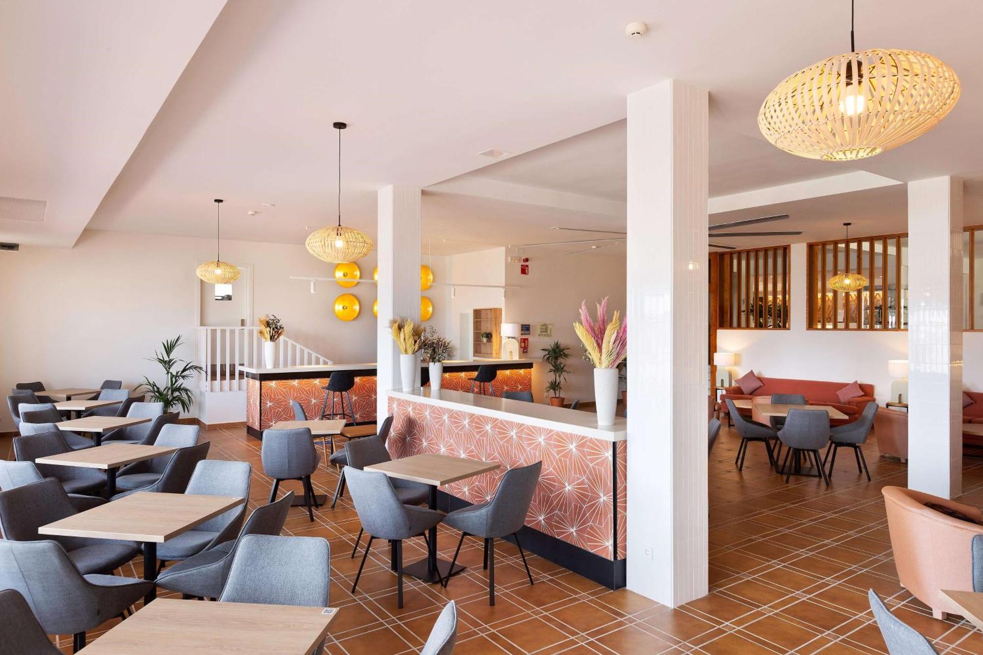 Hotel Aluasoul Menorca - Adults Only S'Algar Esterno foto