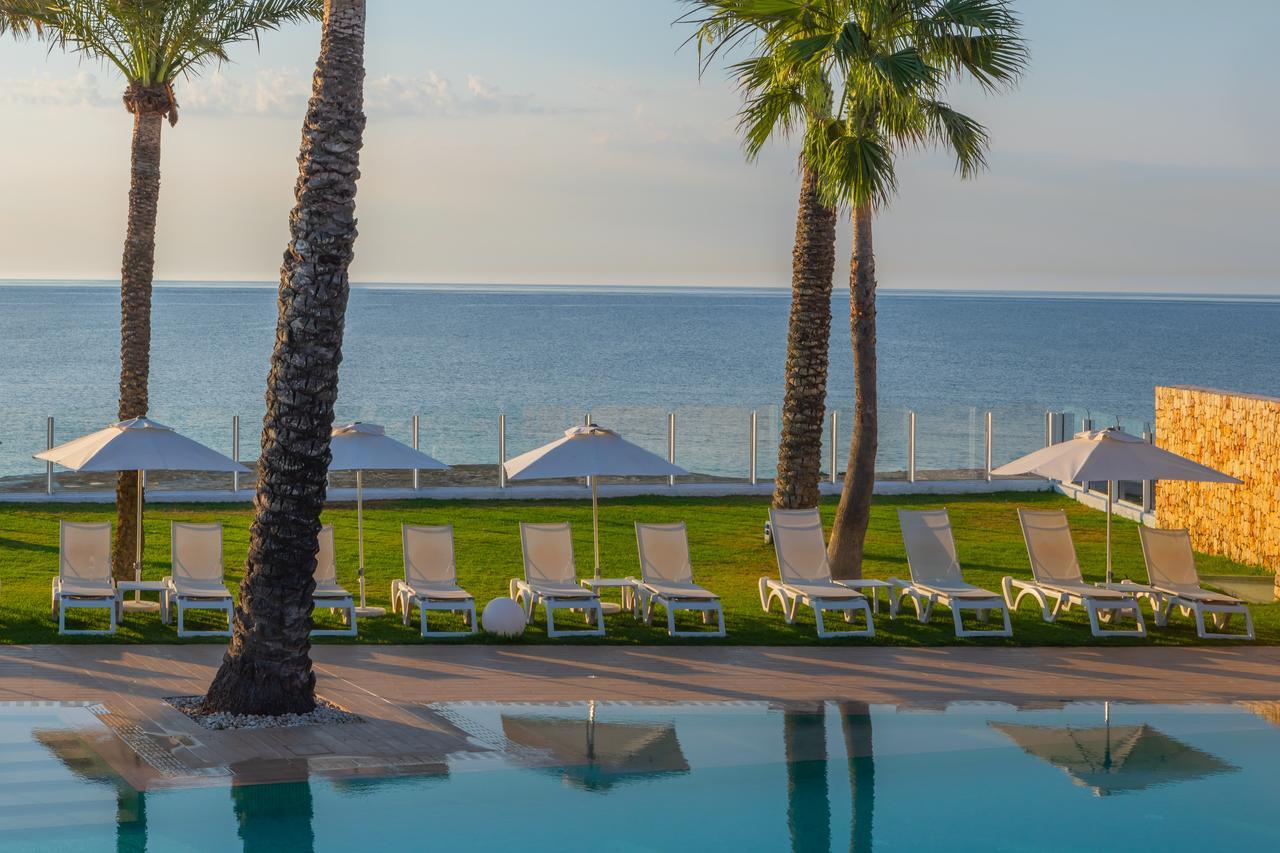Hotel Aluasoul Menorca - Adults Only S'Algar Esterno foto